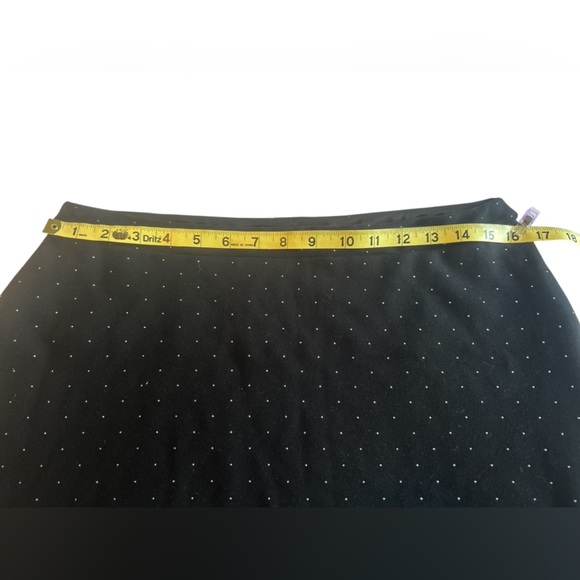 Black Knee-length A-Line Skirt for Work size L - Picture 5 of 6